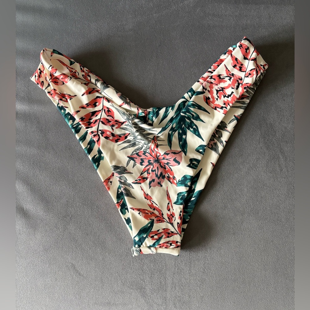 Salty Crew V Bikini Bottom: White Tropic